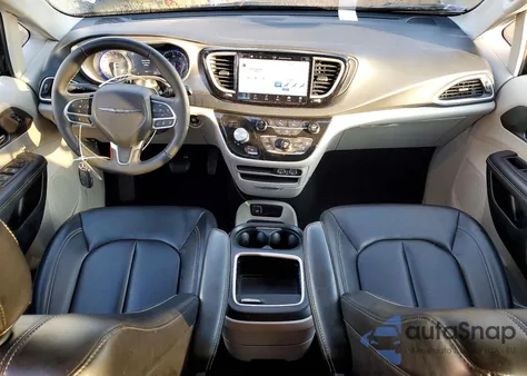 2023 Chrysler Pacifica Touring L z USA, uszkodzony, nr VIN 2C4RC1BG2PR606608